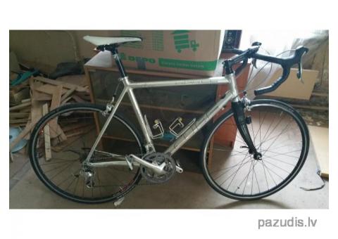 Ogrē nozagti 2 velosipēdi