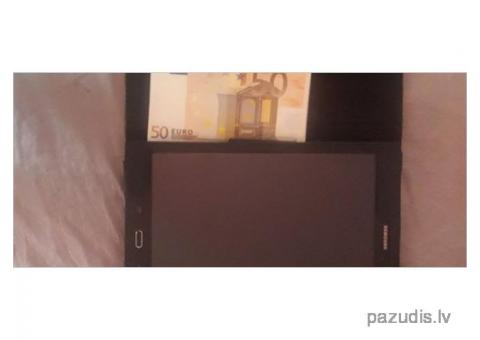 Atrasta planšete un nauda