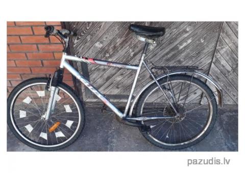 Ceļa malā ATRADA velosipēdu