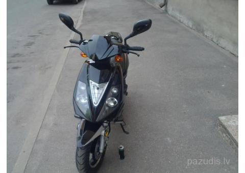 Nozagts motoroleris